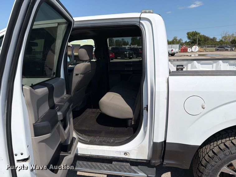 image for item FT6279 2017 Ford F150  XLT Crew Cab pickup truck