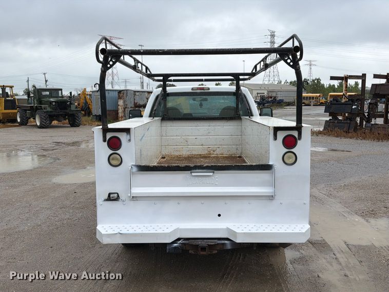 image for item FT6283 2010 Ford F250 Super Duty XL utility bed pickup truck