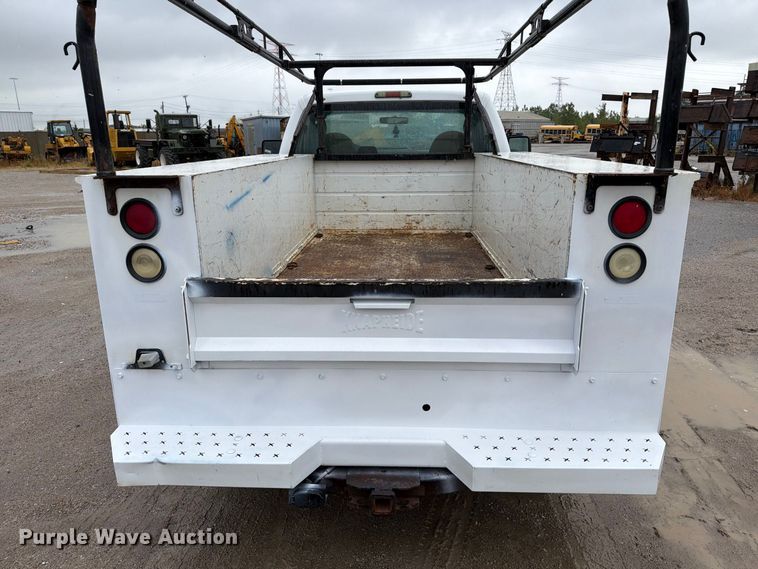 image for item FT6283 2010 Ford F250 Super Duty XL utility bed pickup truck
