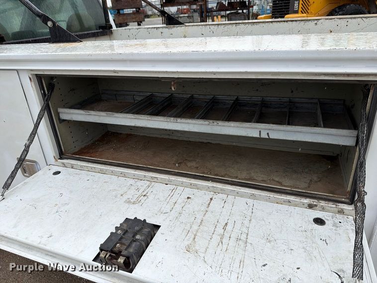 image for item FT6283 2010 Ford F250 Super Duty XL utility bed pickup truck