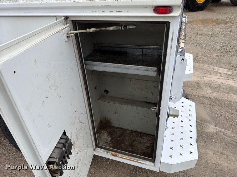 image for item FT6283 2010 Ford F250 Super Duty XL utility bed pickup truck