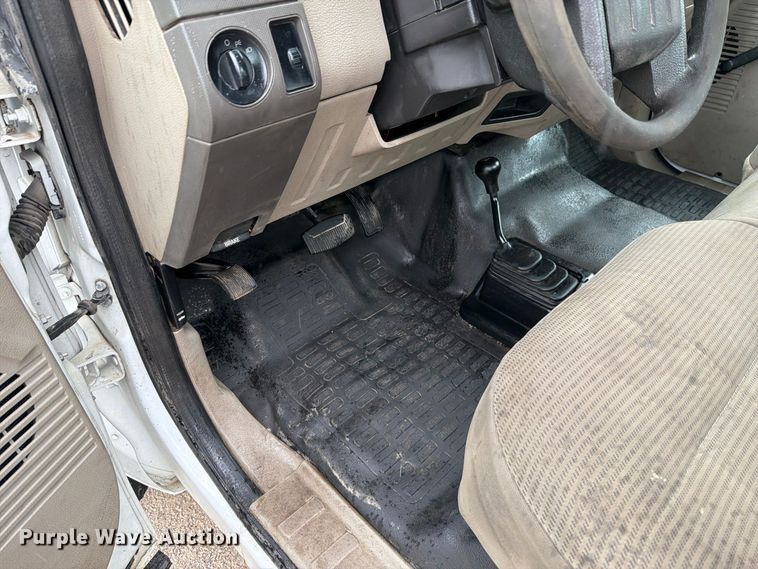 image for item FT6283 2010 Ford F250 Super Duty XL utility bed pickup truck