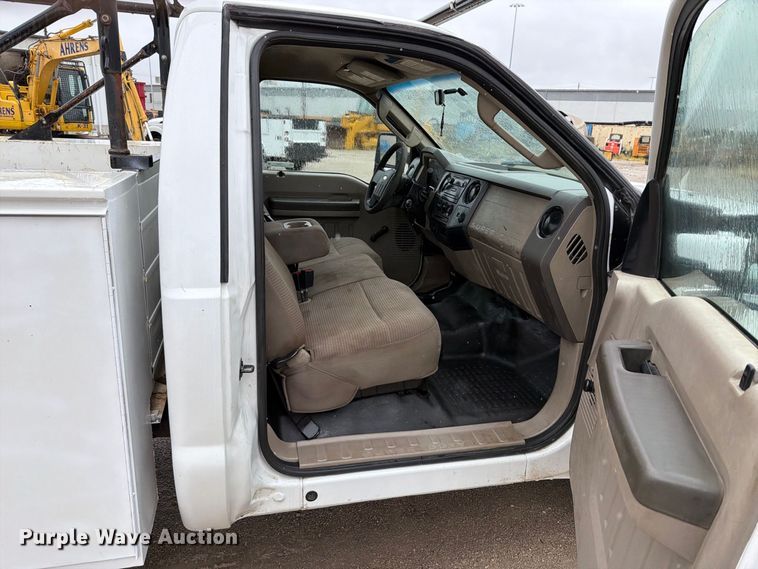 image for item FT6283 2010 Ford F250 Super Duty XL utility bed pickup truck