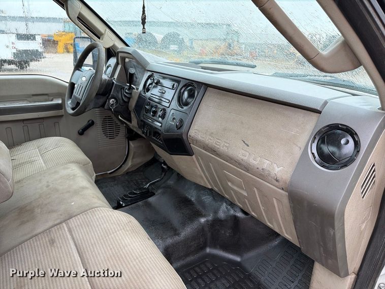 image for item FT6283 2010 Ford F250 Super Duty XL utility bed pickup truck