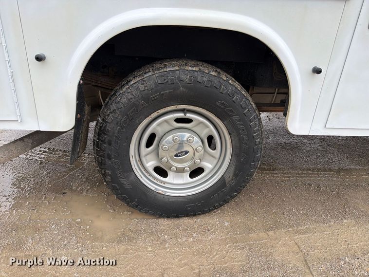 image for item FT6283 2010 Ford F250 Super Duty XL utility bed pickup truck