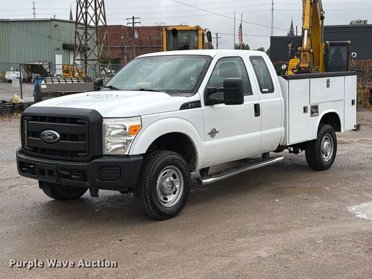 2011 Ford F350 Super Duty XL Ext. Cab utility bed pickup truck