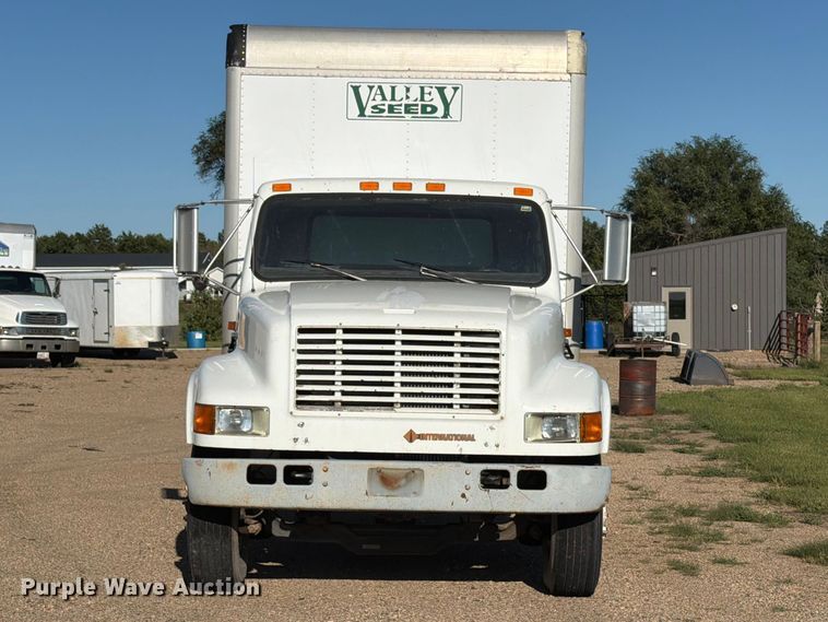 image for item FT6701 1990 International 4700 box truck