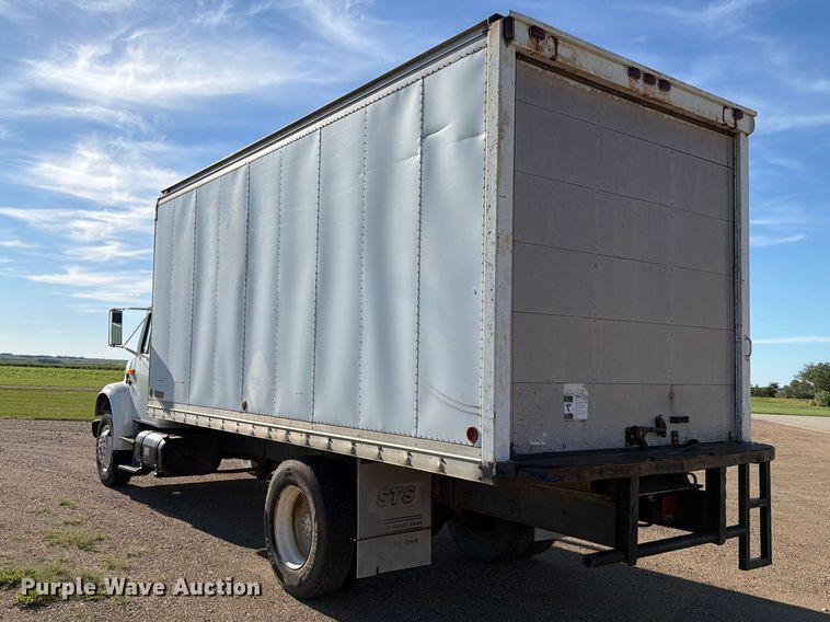 image for item FT6701 1990 International 4700 box truck
