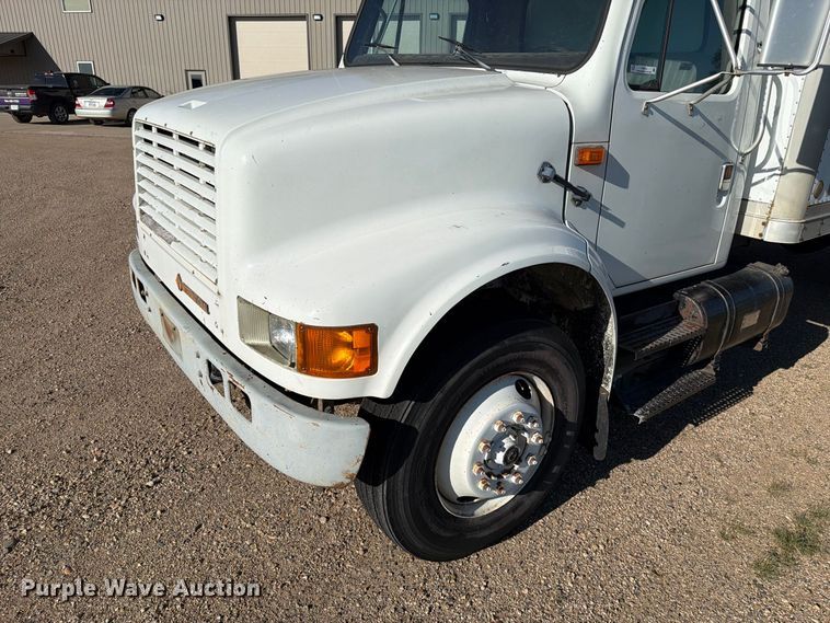 image for item FT6701 1990 International 4700 box truck