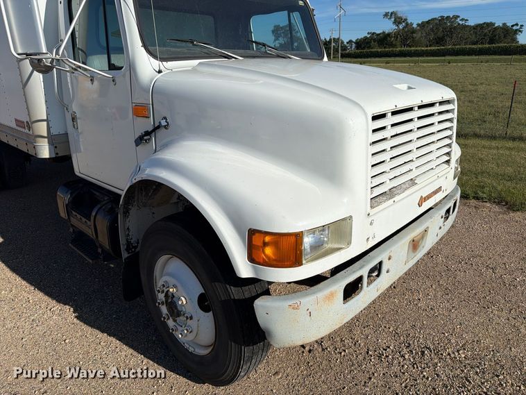 image for item FT6701 1990 International 4700 box truck