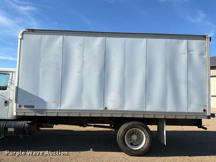 image for item FT6701 1990 International 4700 box truck