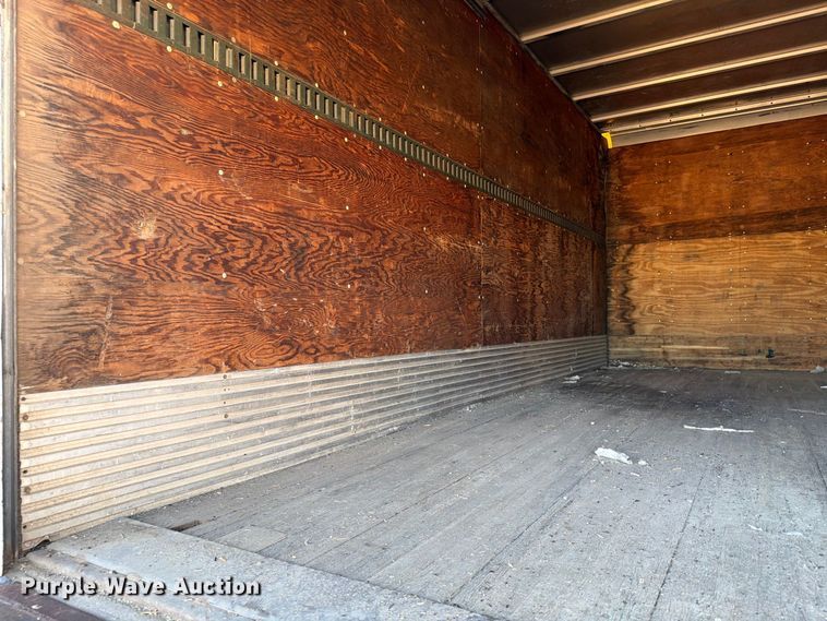 image for item FT6701 1990 International 4700 box truck