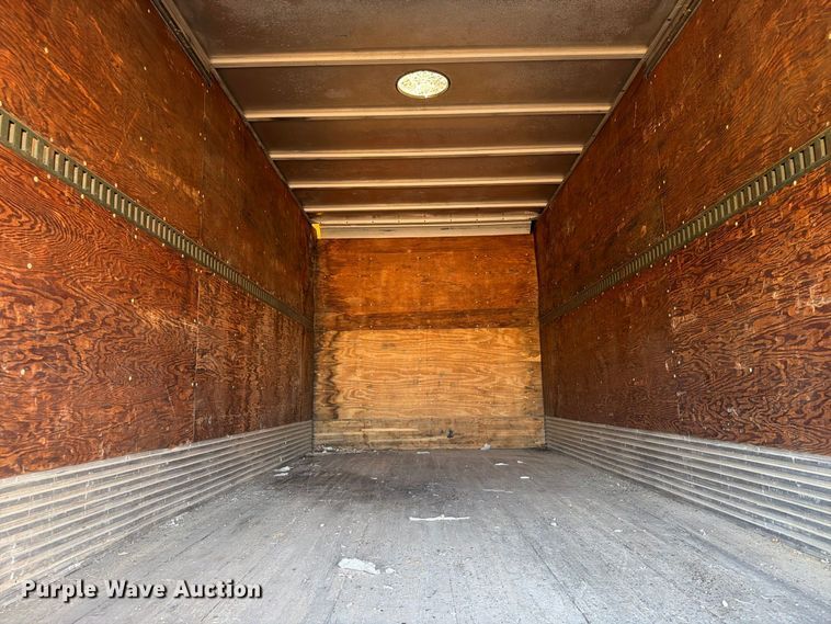 image for item FT6701 1990 International 4700 box truck