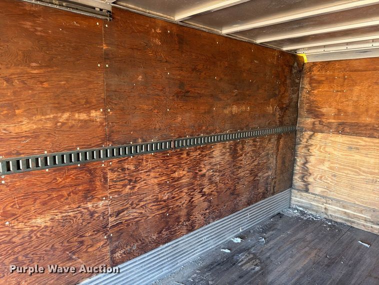image for item FT6701 1990 International 4700 box truck