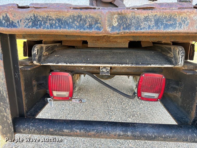 image for item FT6701 1990 International 4700 box truck