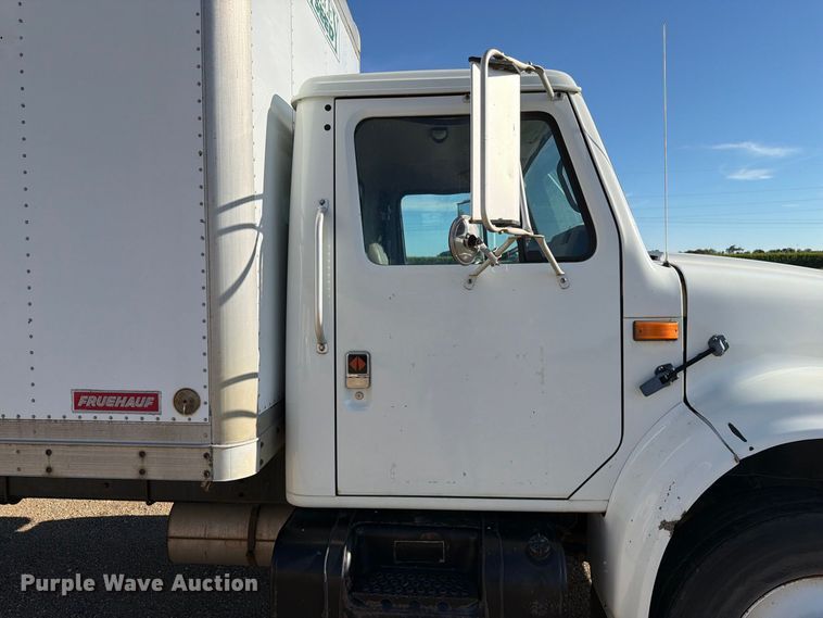 image for item FT6701 1990 International 4700 box truck