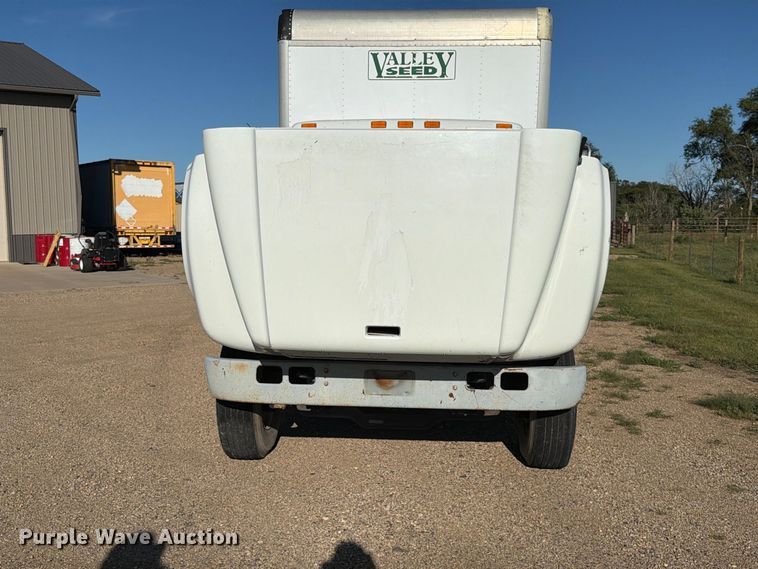 image for item FT6701 1990 International 4700 box truck
