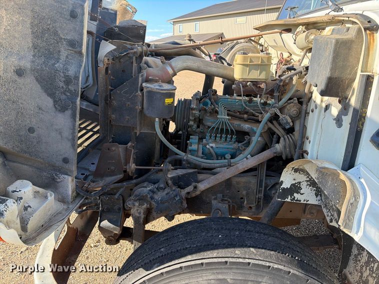 image for item FT6701 1990 International 4700 box truck