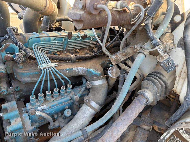 image for item FT6701 1990 International 4700 box truck