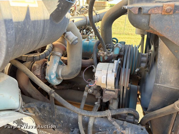 image for item FT6701 1990 International 4700 box truck