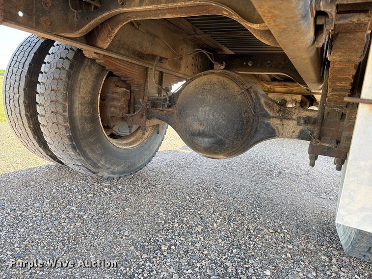image for item FT6701 1990 International 4700 box truck
