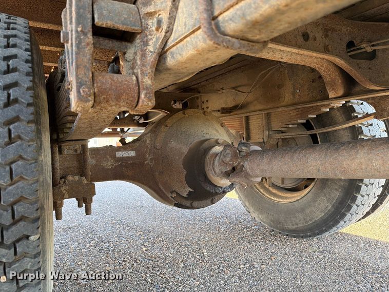 image for item FT6701 1990 International 4700 box truck