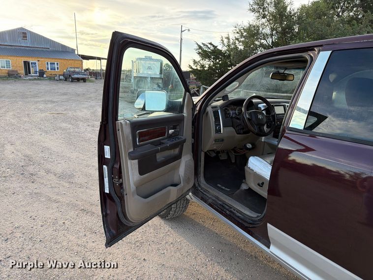 image for item FT6702 2012 Dodge Ram 2500 Crew Cab pickup truck