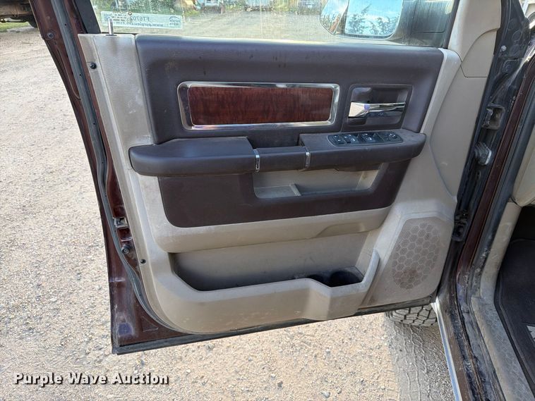 image for item FT6702 2012 Dodge Ram 2500 Crew Cab pickup truck