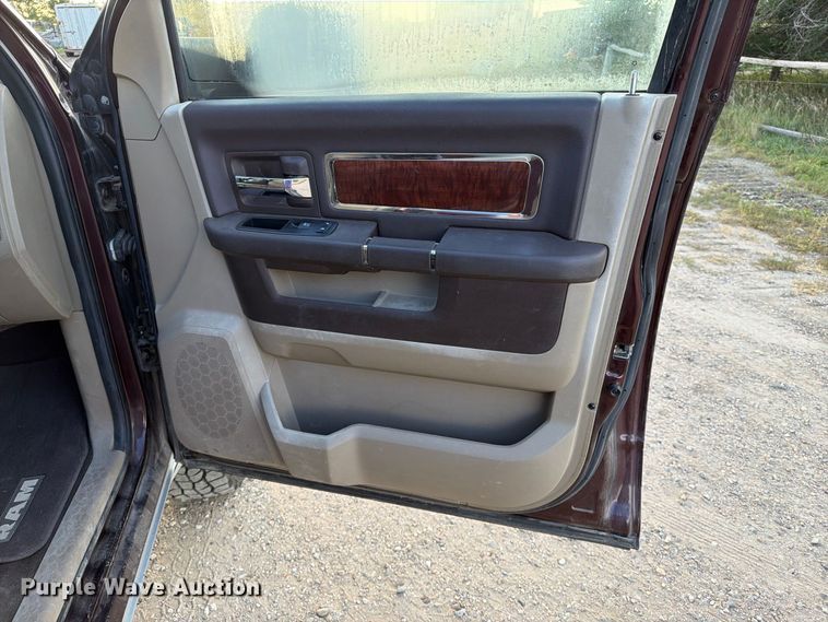 image for item FT6702 2012 Dodge Ram 2500 Crew Cab pickup truck
