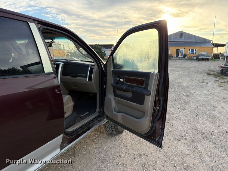 image for item FT6702 2012 Dodge Ram 2500 Crew Cab pickup truck