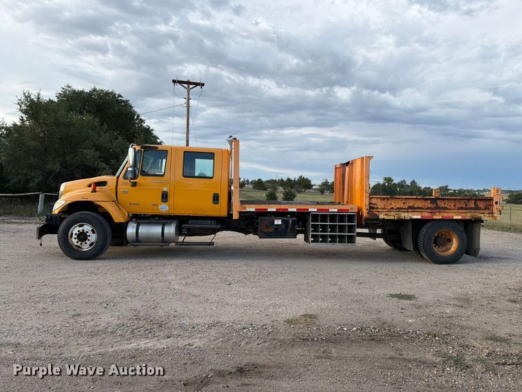 image for item FT6703 2006 International Workstar 7400 Crew Cab dump truck