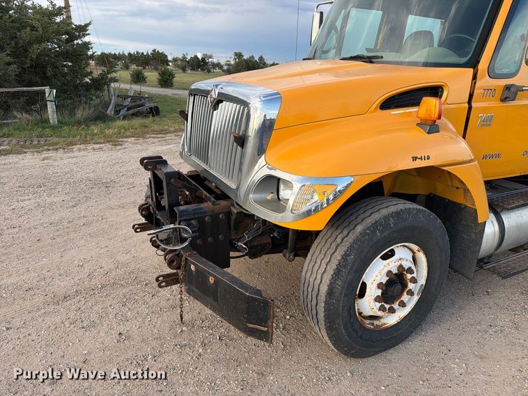 image for item FT6703 2006 International Workstar 7400 Crew Cab dump truck
