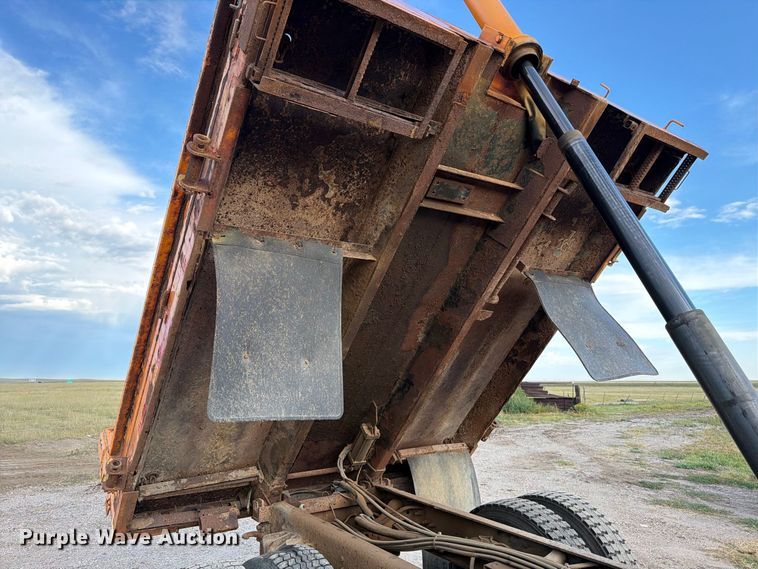 image for item FT6703 2006 International Workstar 7400 Crew Cab dump truck