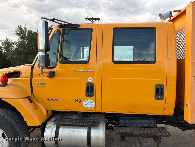 image for item FT6703 2006 International Workstar 7400 Crew Cab dump truck