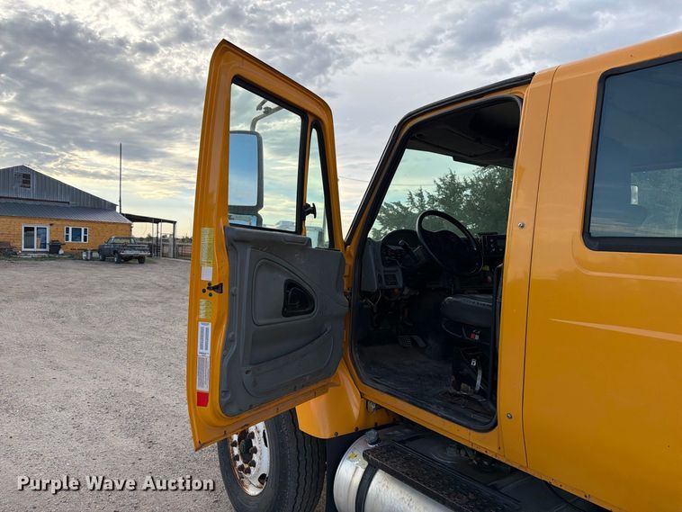 image for item FT6703 2006 International Workstar 7400 Crew Cab dump truck