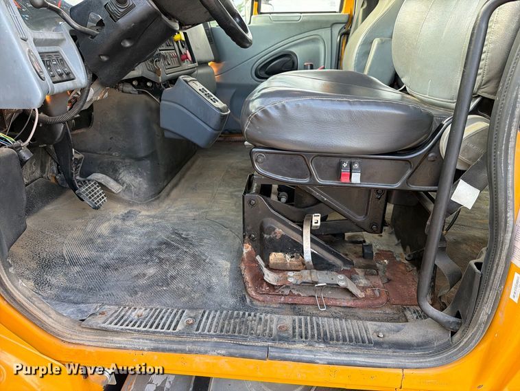 image for item FT6703 2006 International Workstar 7400 Crew Cab dump truck
