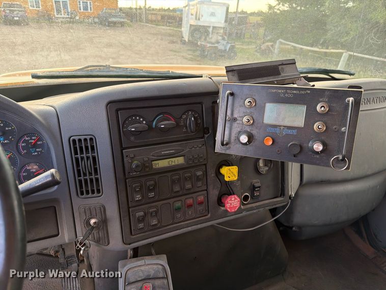 image for item FT6703 2006 International Workstar 7400 Crew Cab dump truck