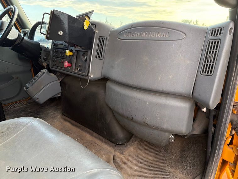 image for item FT6703 2006 International Workstar 7400 Crew Cab dump truck