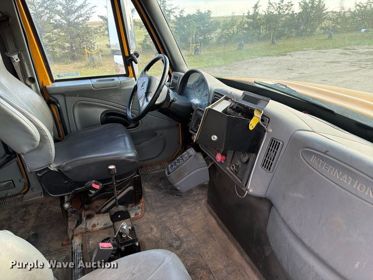 image for item FT6703 2006 International Workstar 7400 Crew Cab dump truck