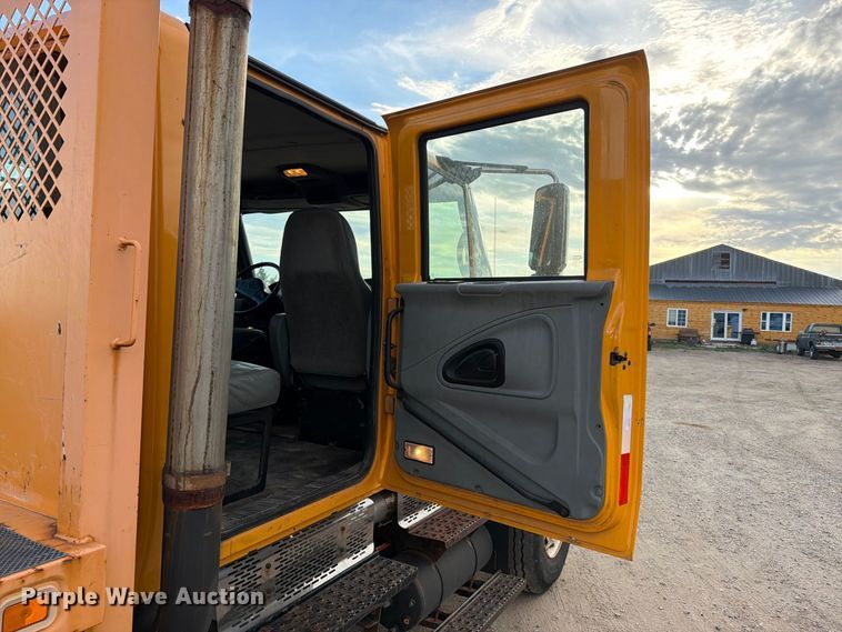image for item FT6703 2006 International Workstar 7400 Crew Cab dump truck