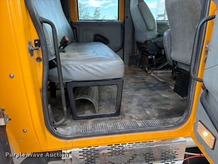 image for item FT6703 2006 International Workstar 7400 Crew Cab dump truck