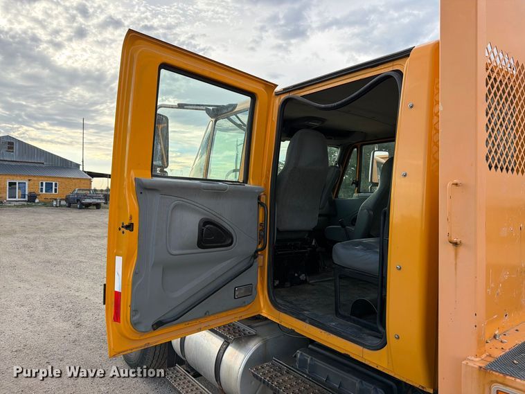 image for item FT6703 2006 International Workstar 7400 Crew Cab dump truck