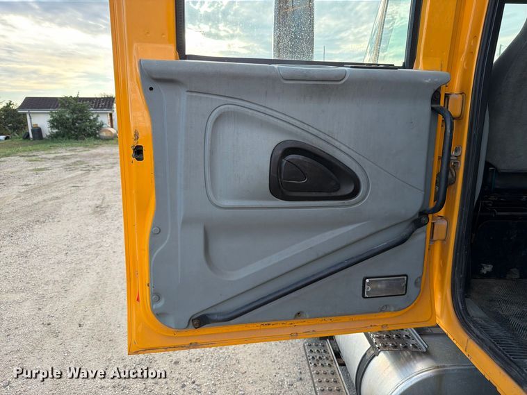 image for item FT6703 2006 International Workstar 7400 Crew Cab dump truck