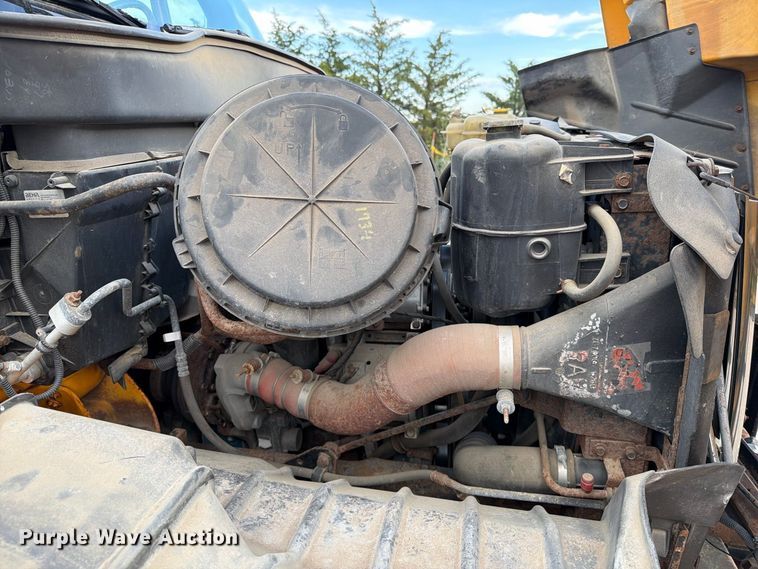 image for item FT6703 2006 International Workstar 7400 Crew Cab dump truck