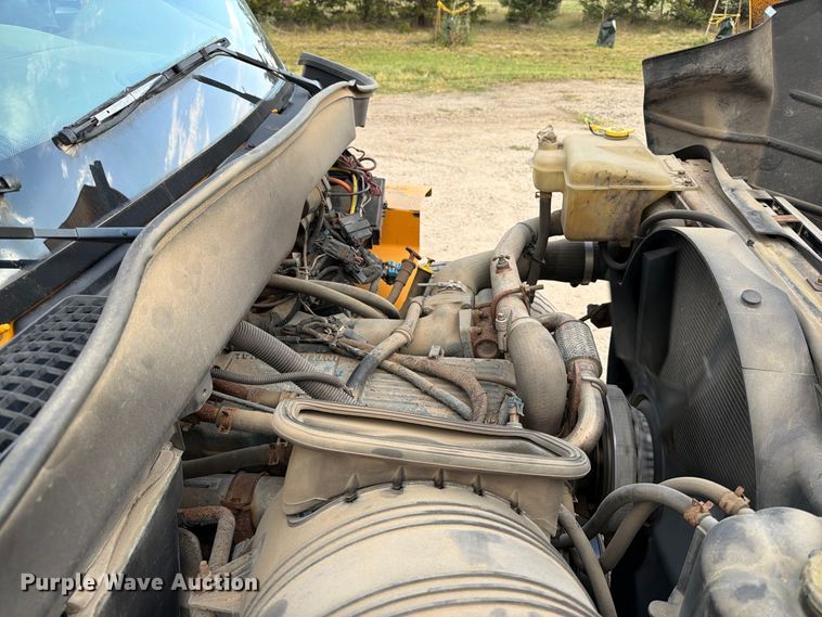 image for item FT6703 2006 International Workstar 7400 Crew Cab dump truck