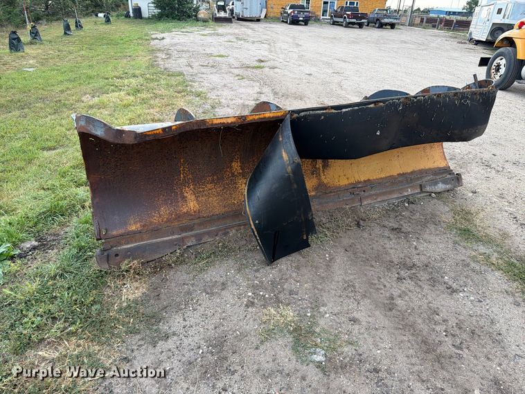 image for item FT6703 2006 International Workstar 7400 Crew Cab dump truck