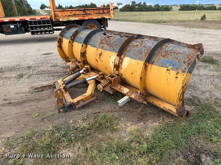 image for item FT6703 2006 International Workstar 7400 Crew Cab dump truck