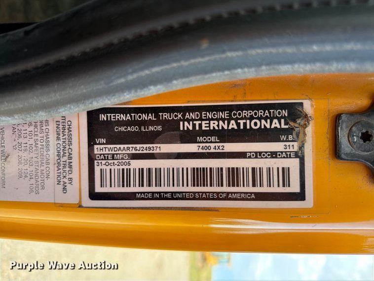 image for item FT6703 2006 International Workstar 7400 Crew Cab dump truck