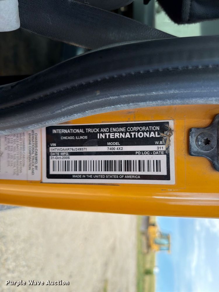 image for item FT6703 2006 International Workstar 7400 Crew Cab dump truck
