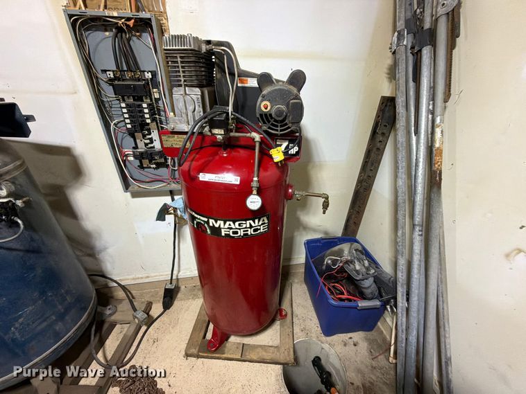 image for item FT6727 Colman Powermate Compressors air compressor